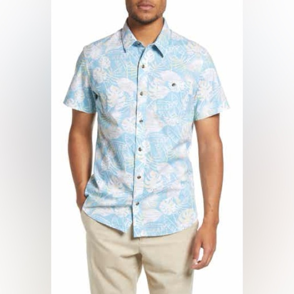 Travis Mathew Blue and White Hawaiian Leaf Print Shirt Size Medium